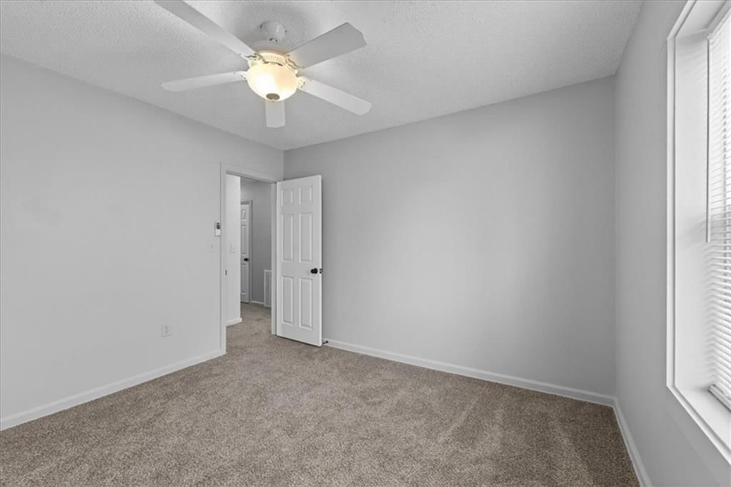 912 VEST Drive — photo 25