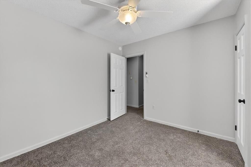 912 VEST Drive — photo 32
