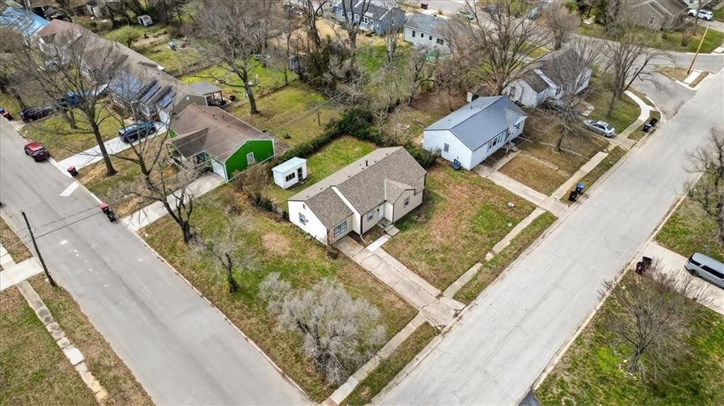 912 VEST Drive — photo 36
