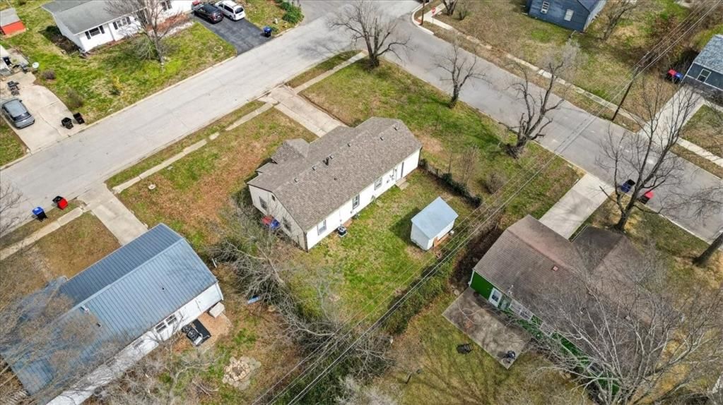 912 VEST Drive — photo 38
