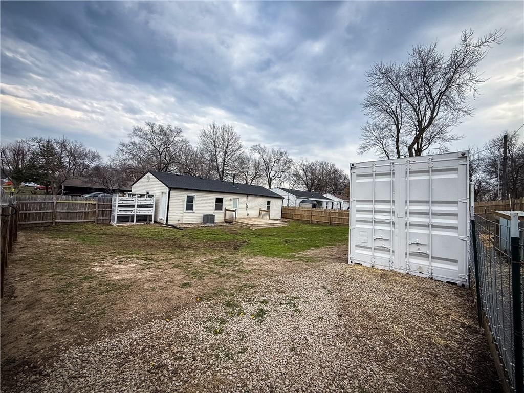 1116 N Swope Drive — photo 28