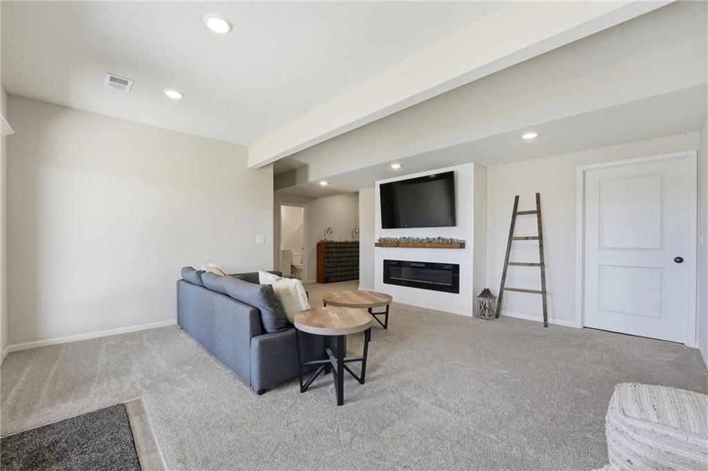 11827 N Manning Avenue — photo 30