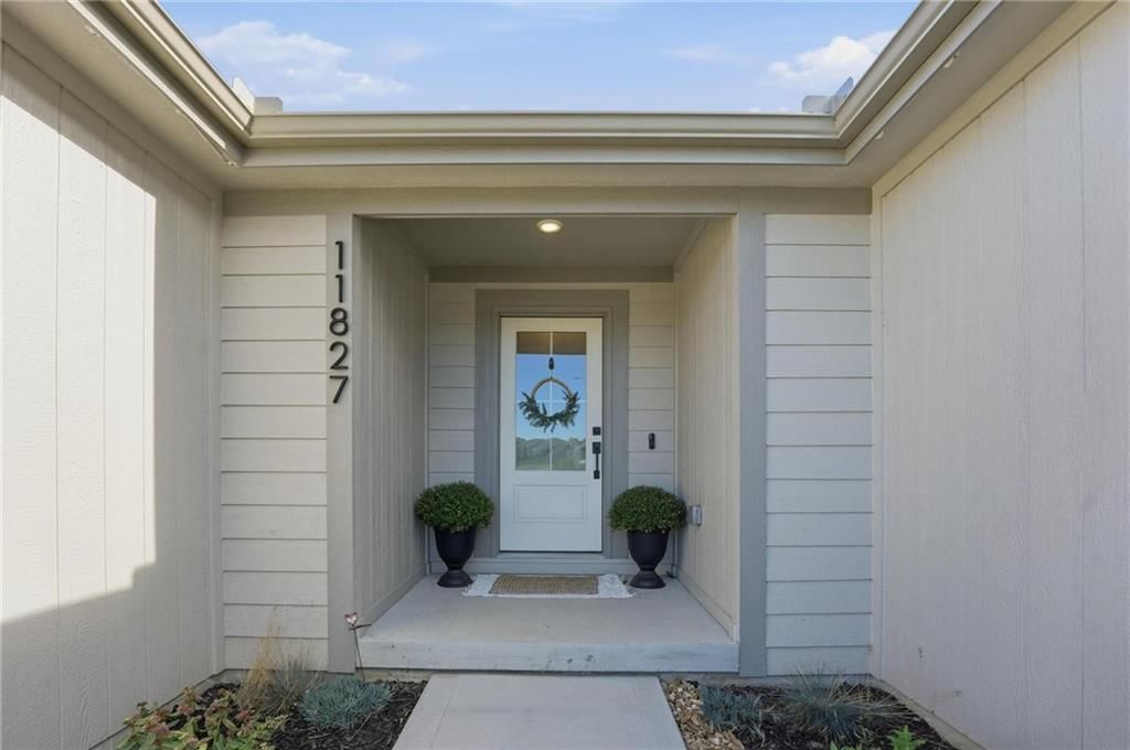 11827 N Manning Avenue — photo 37