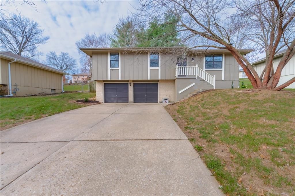 121 SE 2nd Street, Blue Springs, MO