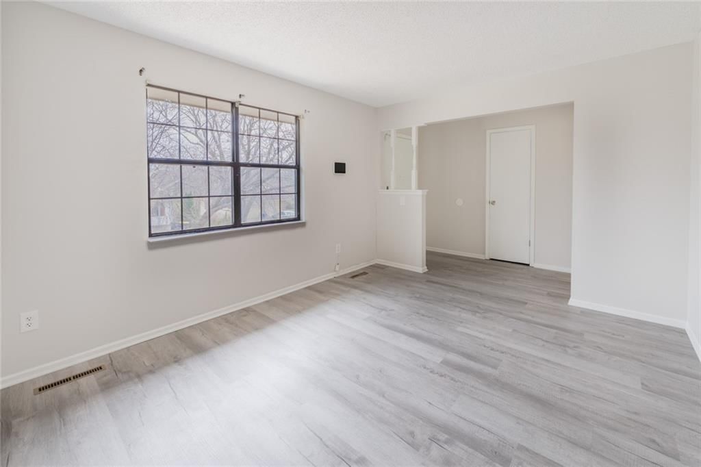 121 SE 2nd Street — photo 3