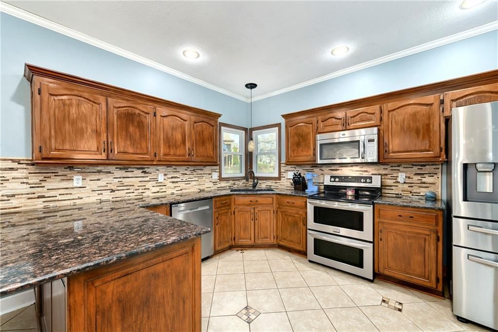 1236 SW Creekside Drive — photo 12