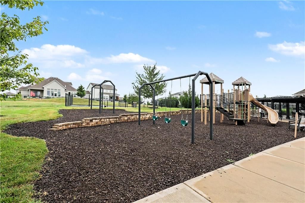 16913 BRADSHAW Street — photo 40