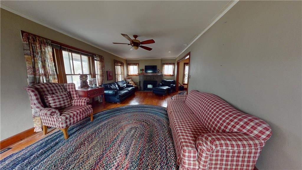 325 S Ash Street — photo 2
