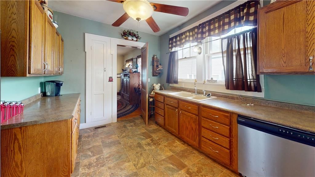 325 S Ash Street — photo 5