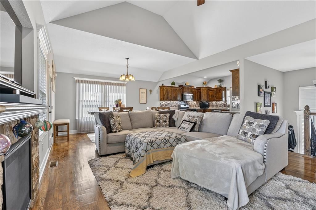 12817 Lathrop Avenue — photo 4