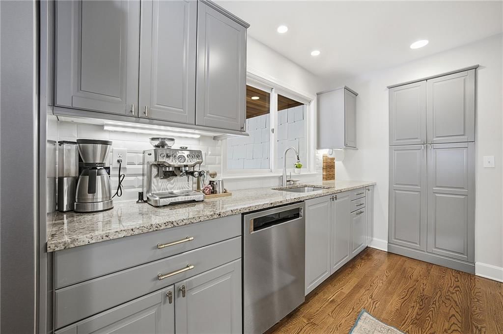 421 W 58th Street — photo 14
