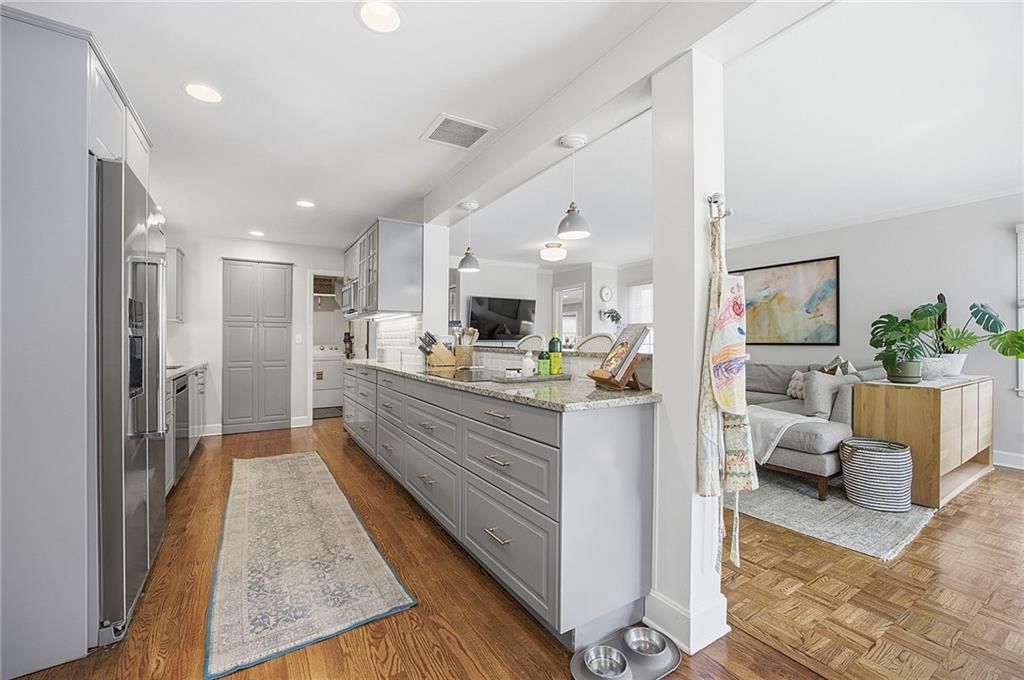 421 W 58th Street — photo 16