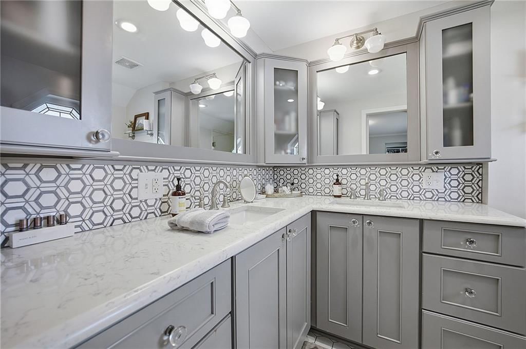 421 W 58th Street — photo 28