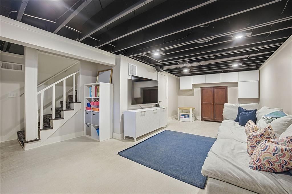 421 W 58th Street — photo 36