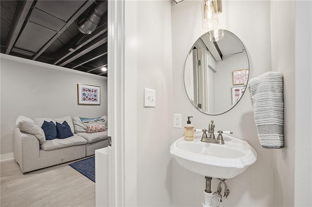 421 W 58th Street — photo 38