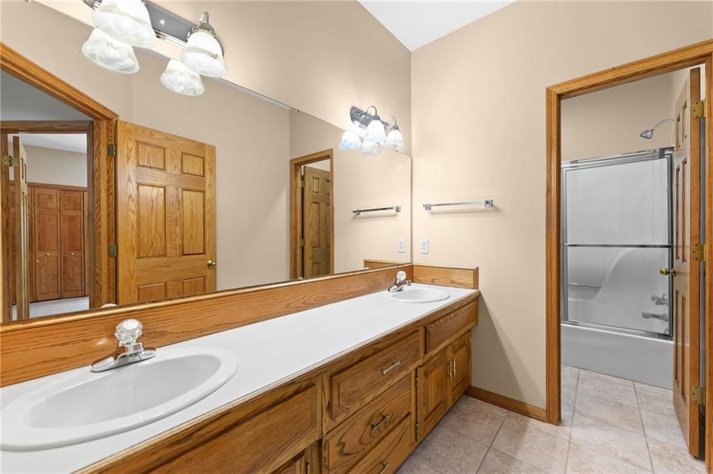 1152 N 1100 Road — photo 34