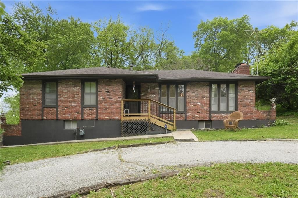 2905 Linden Road — photo 3