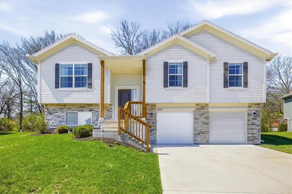 21702 Westover Road, Peculiar, MO