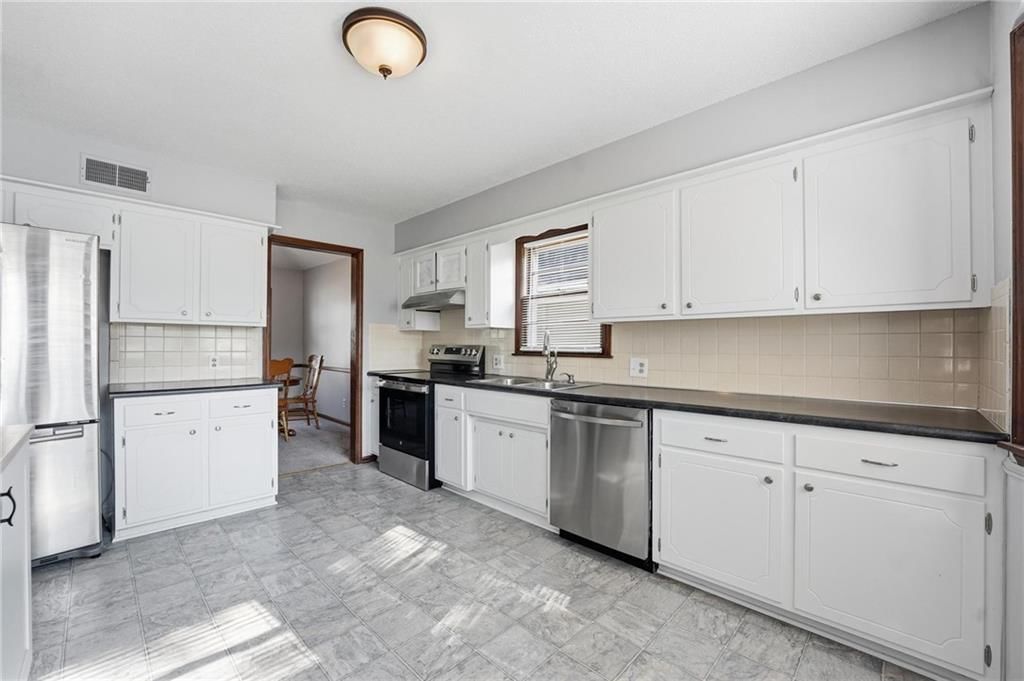 10401 W 93rd Terrace — photo 11