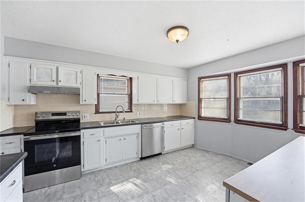 10401 W 93rd Terrace — photo 12