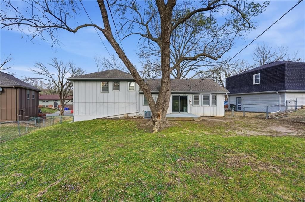 10401 W 93rd Terrace — photo 37