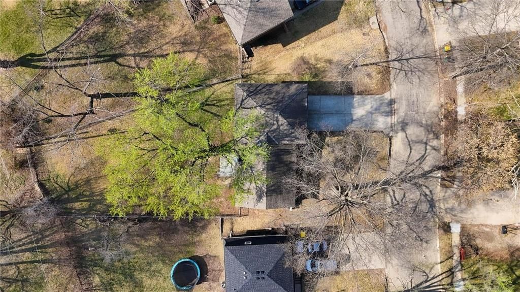 10401 W 93rd Terrace — photo 39