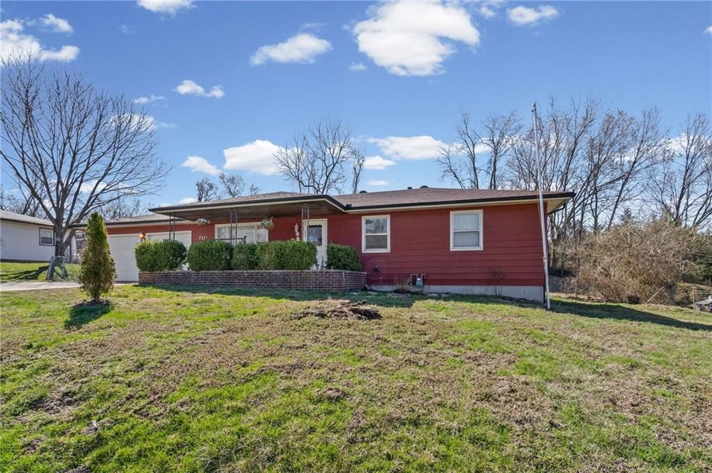 7321 Sloan Avenue — photo 2