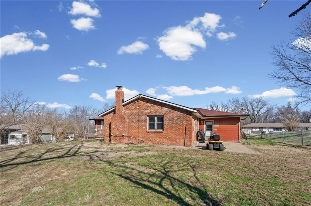 7321 Sloan Avenue — photo 33