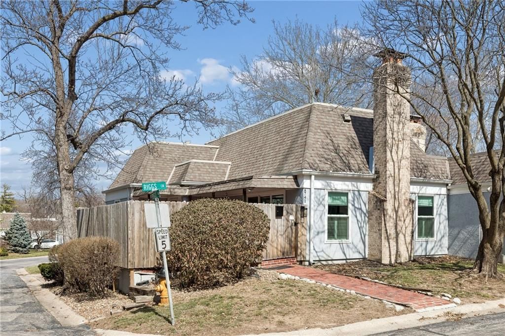 8741 Riggs Circle — photo 2