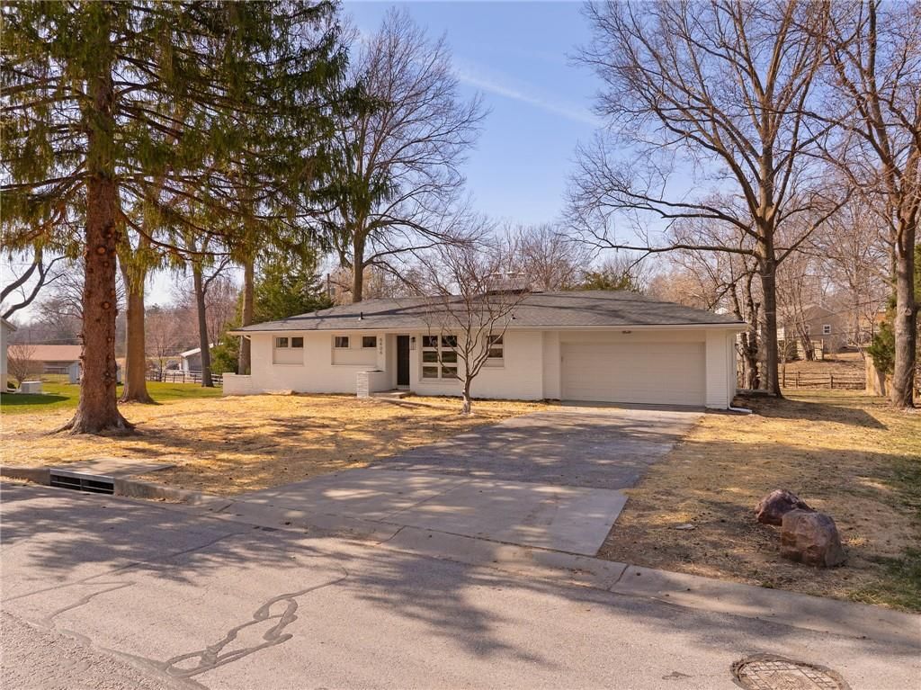 5406 Lucille Lane, Shawnee, KS