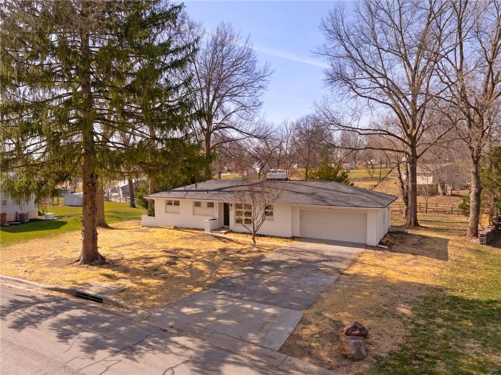 5406 Lucille Lane — photo 2