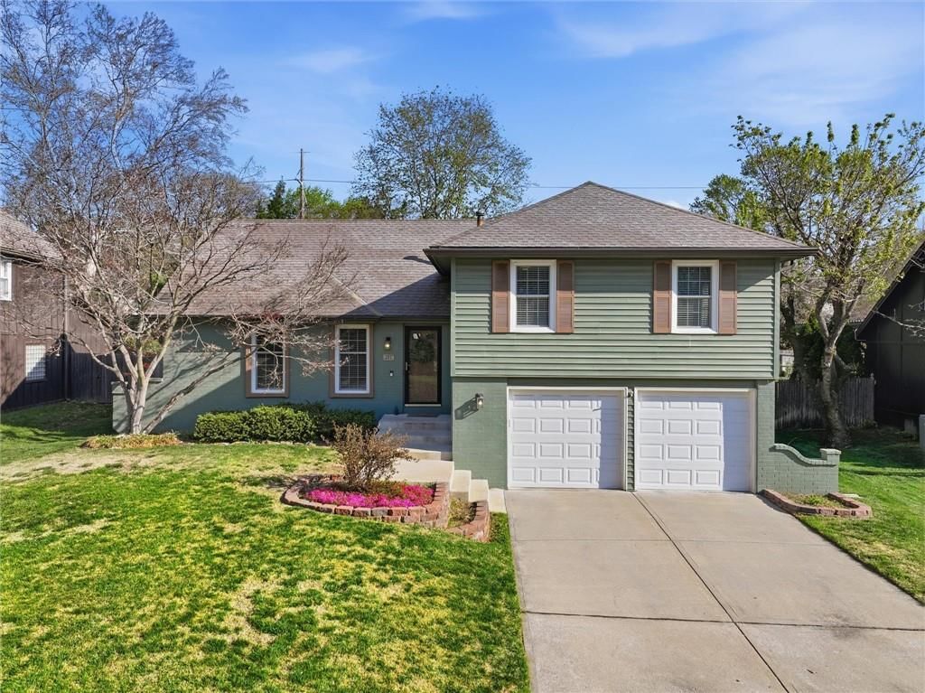 9120 W 91st Terrace, Overland Park, KS