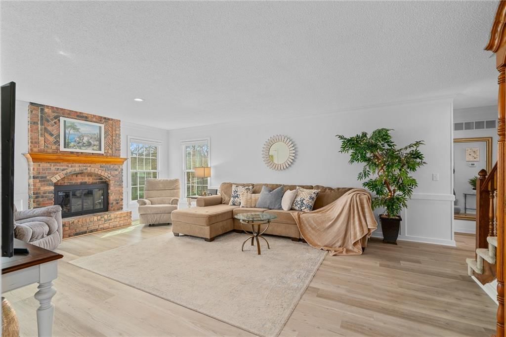 7623 Slater Street — photo 9