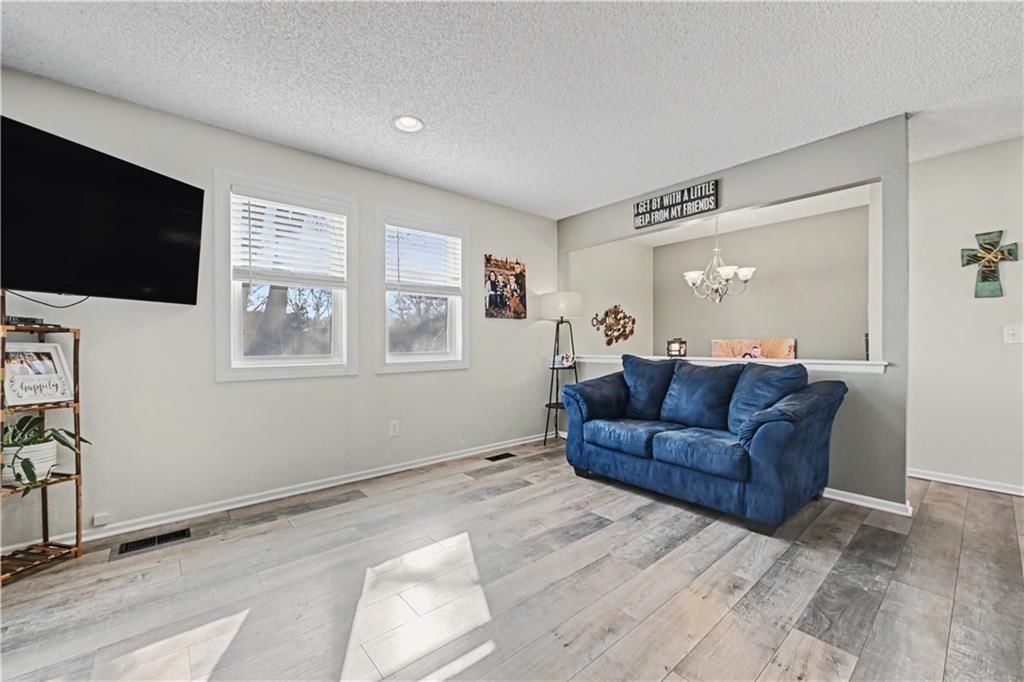 15210 Navaho Drive — photo 8