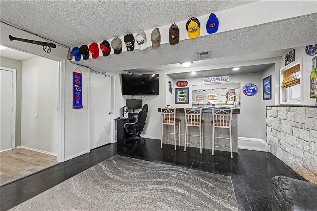 15210 Navaho Drive — photo 24