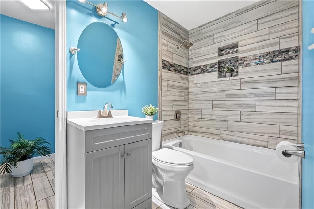 1501 NE 67th Place — photo 8