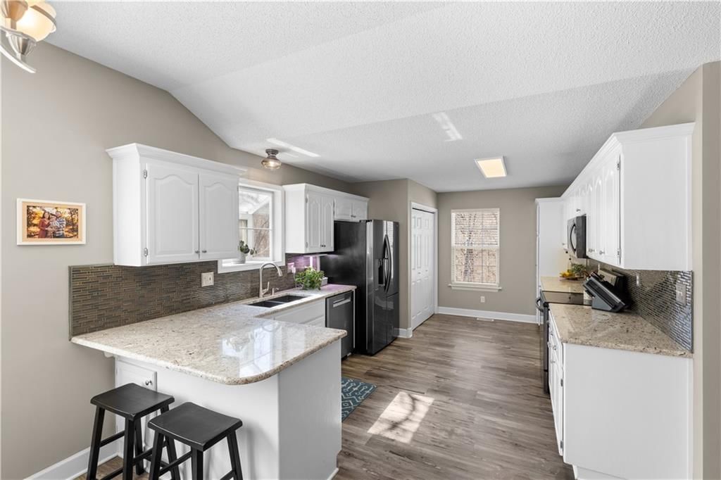 519 Kindred Drive — photo 8