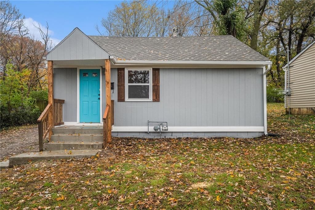 9034 Grand Avenue — photo 2
