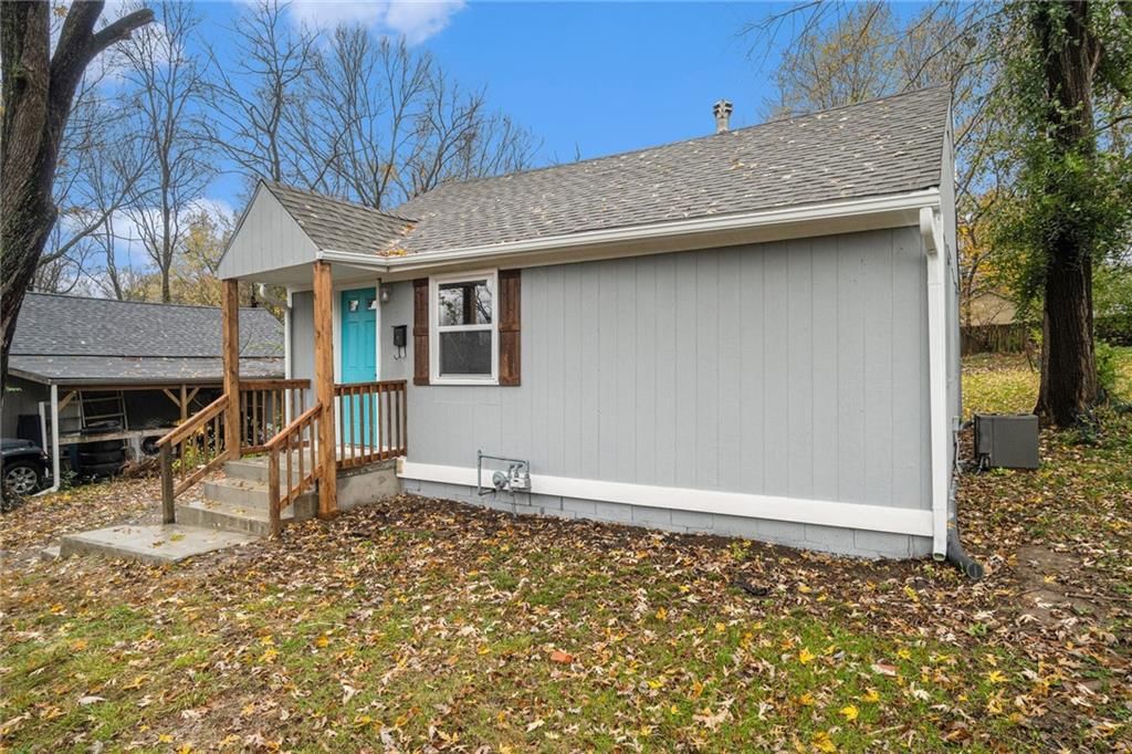 9034 Grand Avenue — photo 4