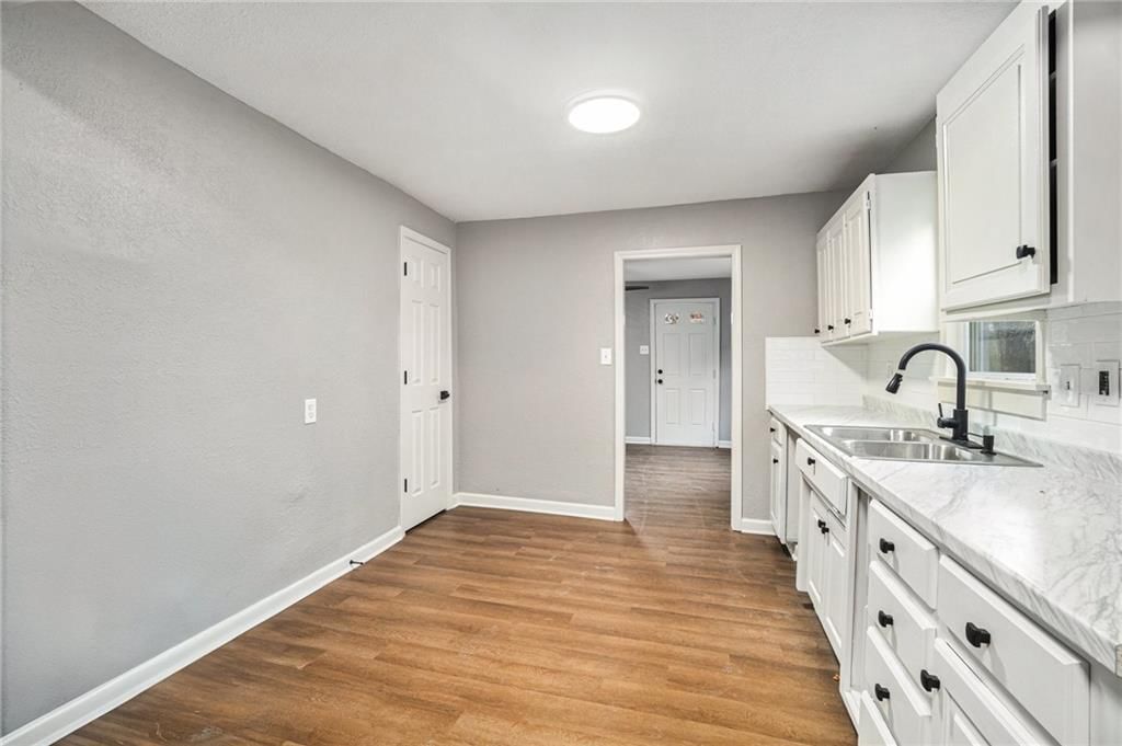 9034 Grand Avenue — photo 7