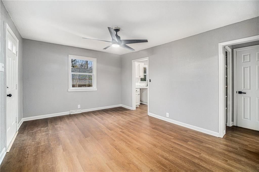 9034 Grand Avenue — photo 10