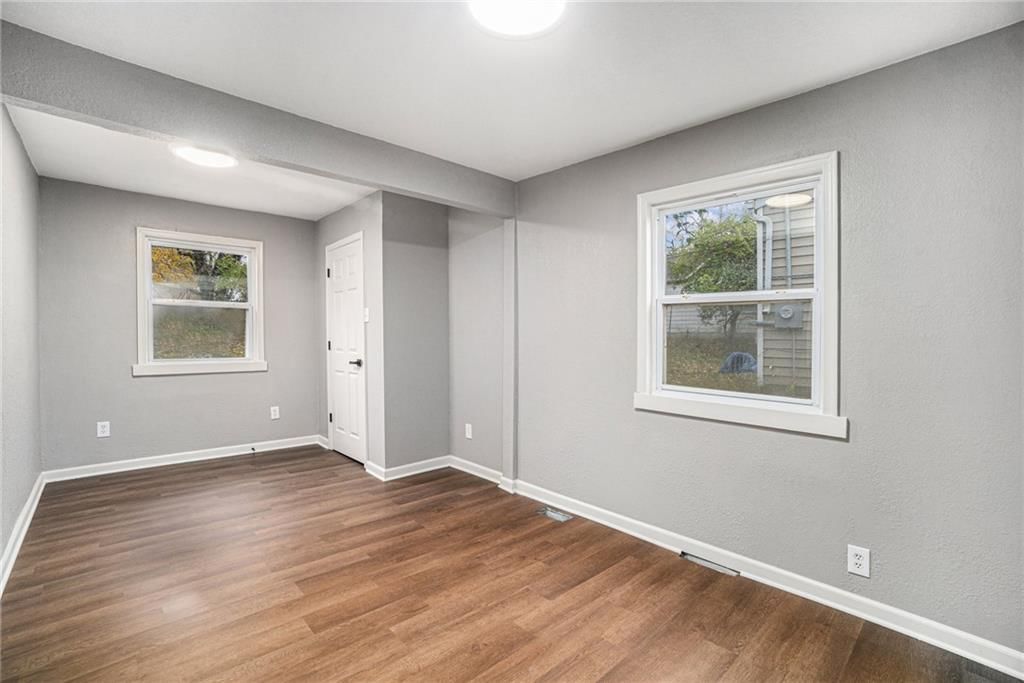9034 Grand Avenue — photo 13