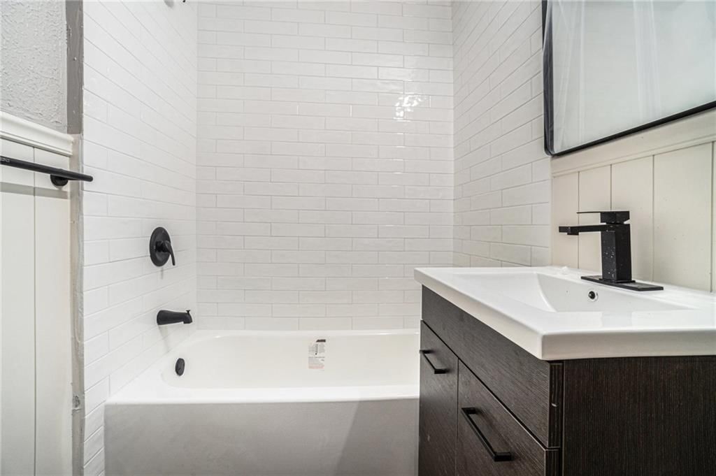 9034 Grand Avenue — photo 15
