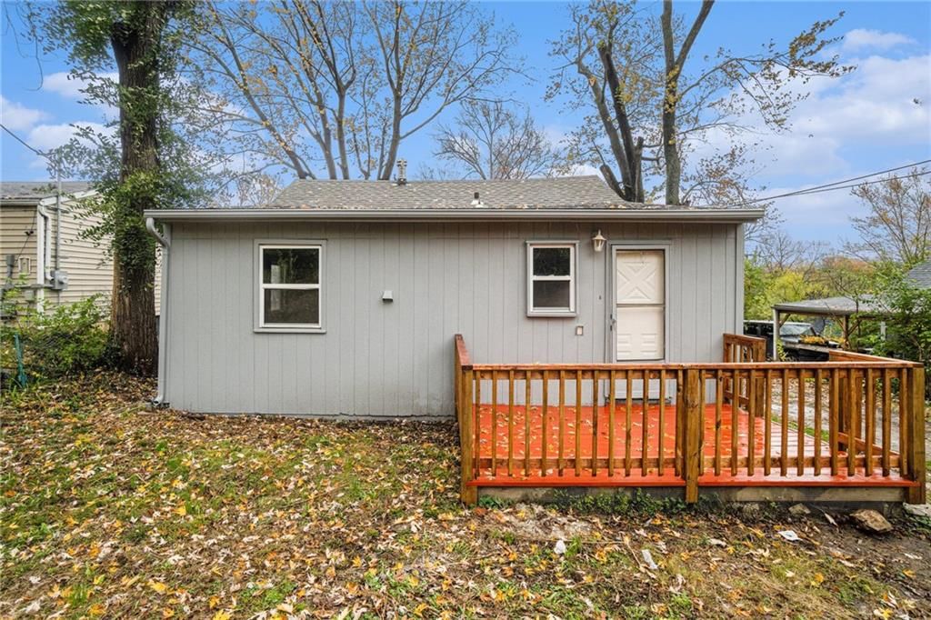 9034 Grand Avenue — photo 17