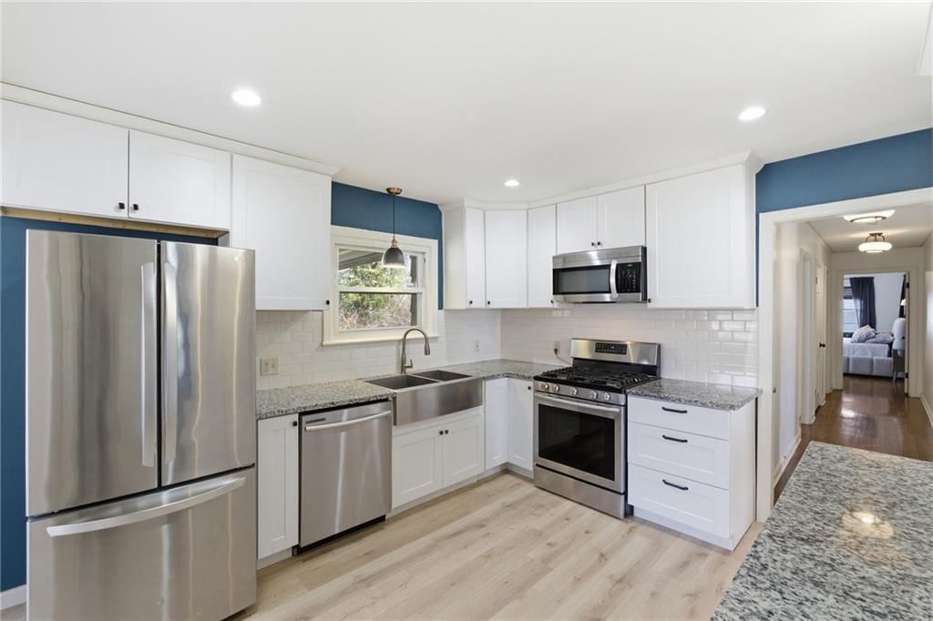 1618 E 75th Terrace — photo 9