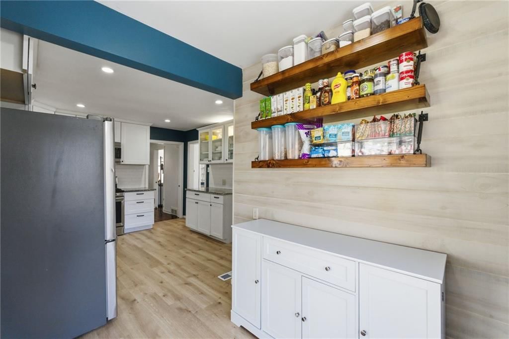 1618 E 75th Terrace — photo 10