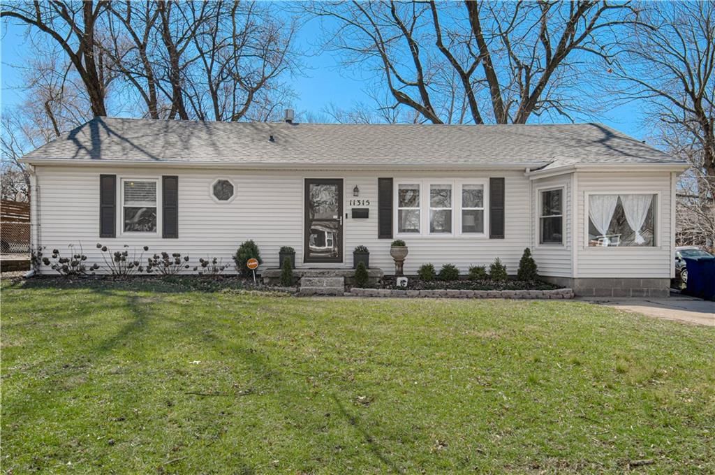 11315 W 68th Street — photo 2