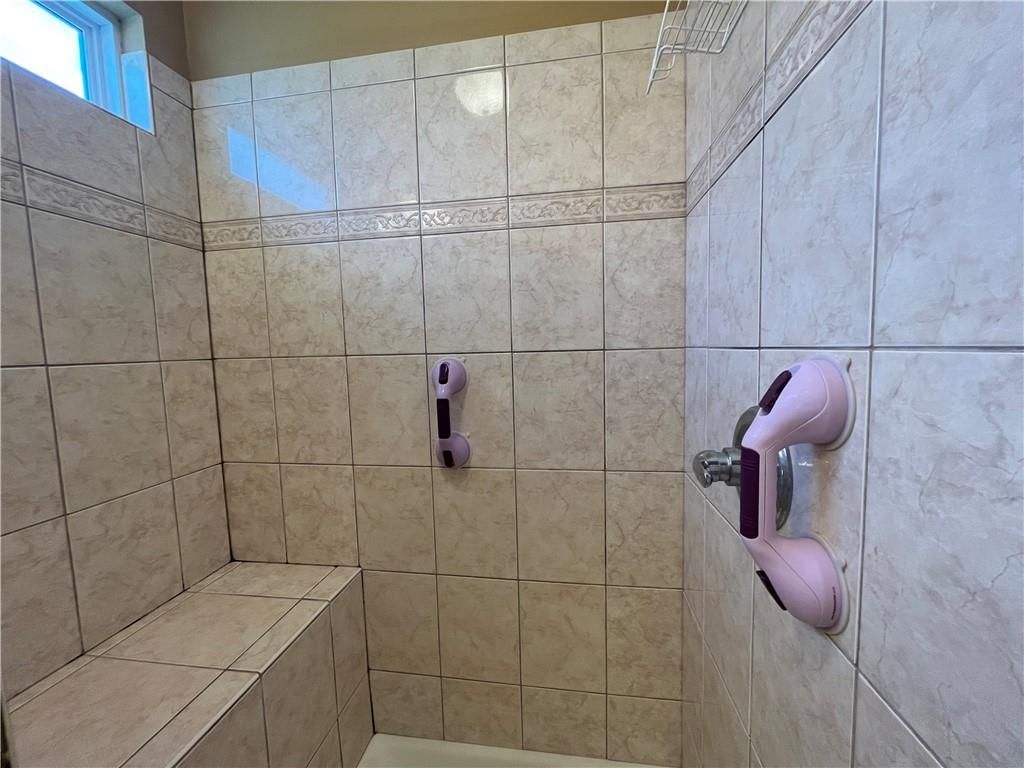 1905 Cedar Street — photo 23