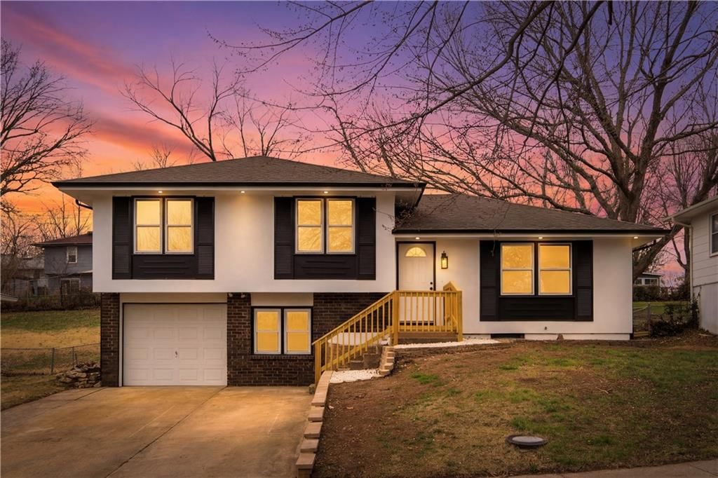 11608 Greenwood Road, Kansas City, MO