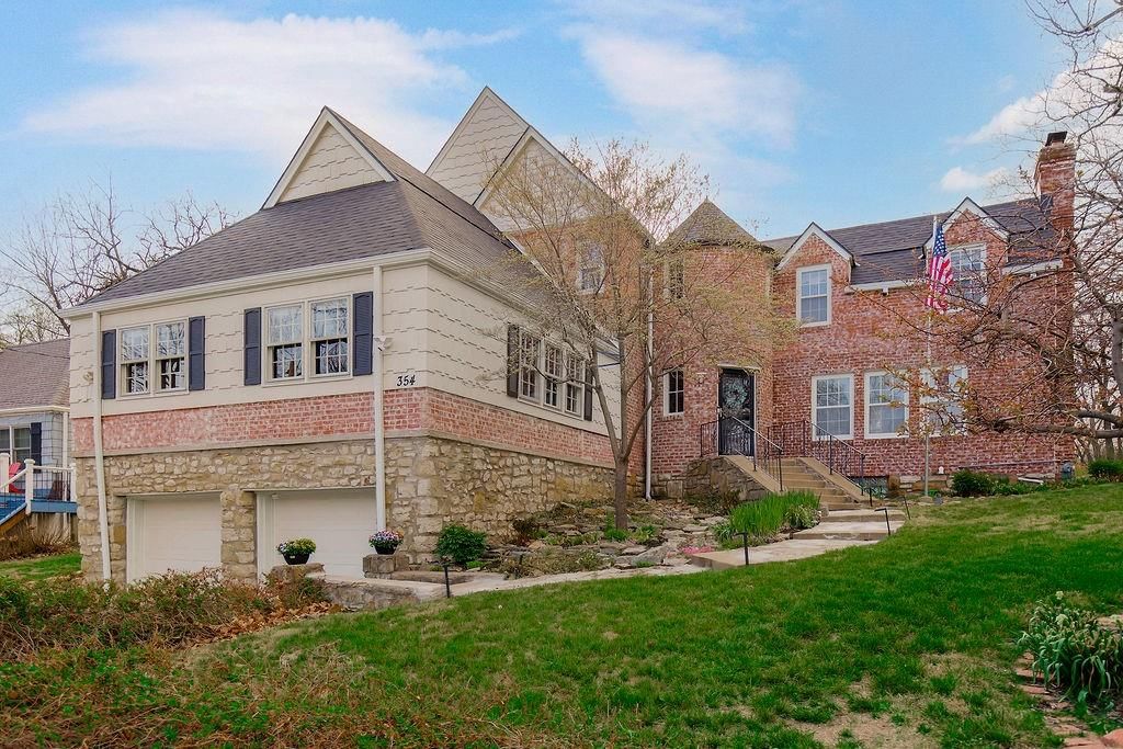 354 Terrace Trail, Lake Quivira, KS